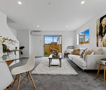 Freestanding Two Bedroom Townhouse - Photo 2