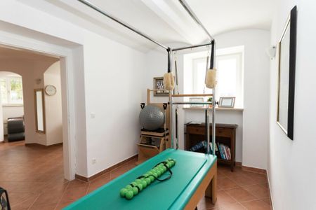 Baden, toll gelegen am Kaiser-Franz-Josef-Ring: sehr günstige GEWERBE-RÄUME zB als: Büro / Praxis / Studio oder Ähnliches mit TOP Infrastruktur - in einem sehr schönen Altbau - Photo 5