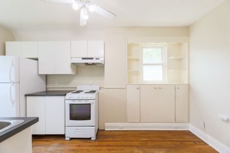 For Lease - 2159 Gerrard Street Unit# Upper, Toronto, Ontario - Photo 2