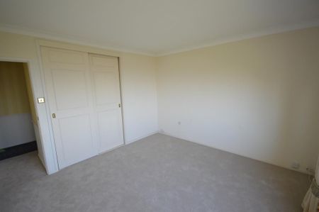 3 bedroom apartment to rent - Photo 2