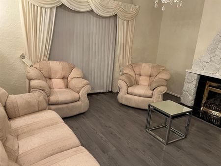 3 Beds - Property - - Photo 3