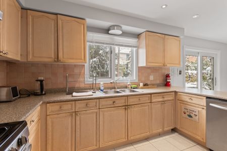 For Lease - 2556 Hammond Road, Mississauga, Ontario - Photo 3