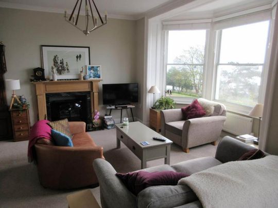 4 bedroom flat to rent - Photo 1