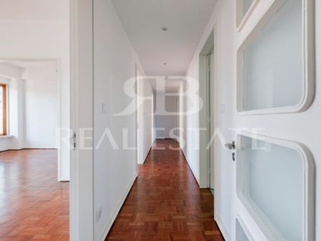 Luxury Apartment for rent in Avenida de Roma (Alvalade), Lisbon - Photo 5