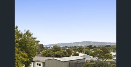 Elevated Living - Bay Views & Flexible Spaces - Photo 3