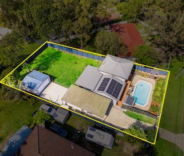 Prestigious property in great location, pool, yard &mldr; - Photo 4