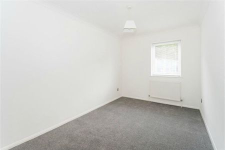 2 bedroom ground floor flat to rent - Photo 3