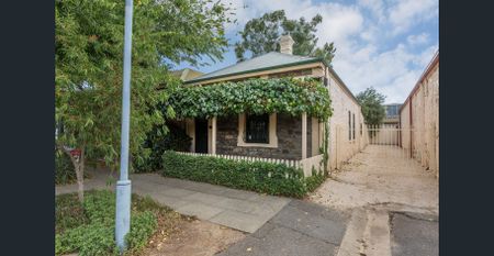 Beautiful Bluestone - Photo 5