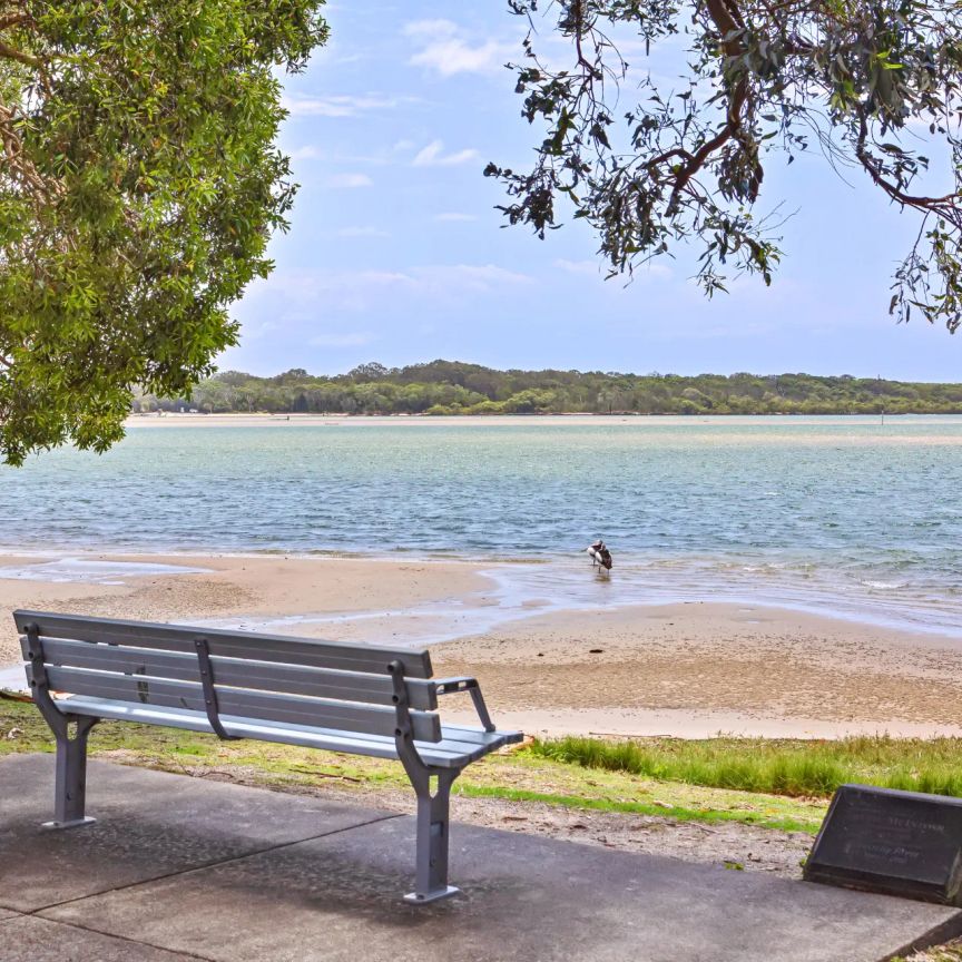 Waterfront Living on Picnic Point – Fully Furnished 2-Bedroom Apartment - Photo 1