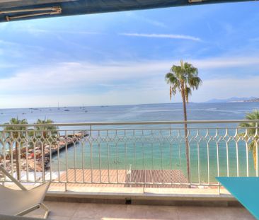 JUAN-LES-PINS – STUDIO DE STANDING AVEC VUE PANORAMIQUE MER – - Photo 6