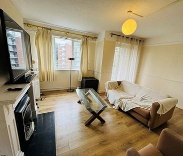 3 bedroom apartment to rent - Photo 2