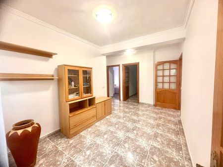SE ALQUILA AMPLIA VIVIENDA EN EDIFICIO CAMPO ESPAÑA – 0020-00041 - Photo 4