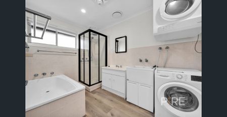 Stand Out Central One Bedroom Upstairs Apartment - Photo 5