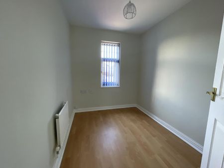 4 bedroom detached house to rent - Photo 4
