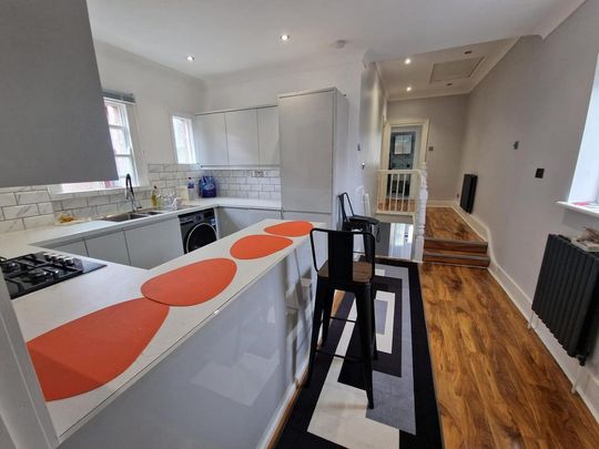 1 bedroom in a house share to rent - Photo 1
