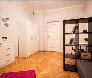 3 pokoje, świetna lokalizacja - Na wynajem - Zdjęcie 4