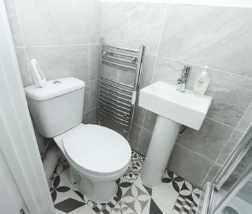 5 bedroom terraced house to rent - Photo 5