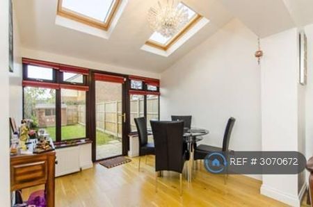 2 bedroom terraced house to rent - Photo 3