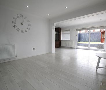 3 Bedroom House - Mid Terrace To Let - Photo 1