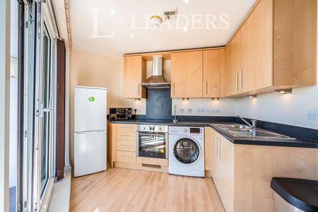 2 bedroom apartment to rent The Roundhouse, Gunwharf Quays, Portsmouth, PO1 - Photo 5