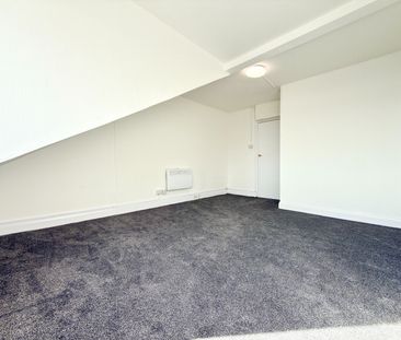 Studio Flat, Romford Road, E7 - Photo 2