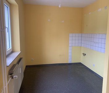 Großer Balkon, Wohnzimmer mit offenem Kochbereich, uvm. - Photo 5