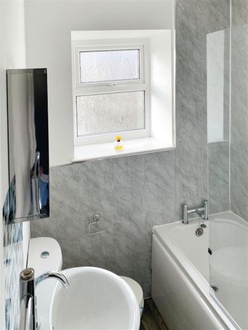 2 bed terraced house to rent in Ingham Street, Padiham, BB12 - Photo 5