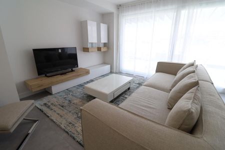 3 bedroom luxury Flat for rent in Mijas Costa, Andalusia - Photo 2