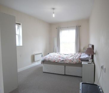 2 bedroom Flat To Let - Photo 6