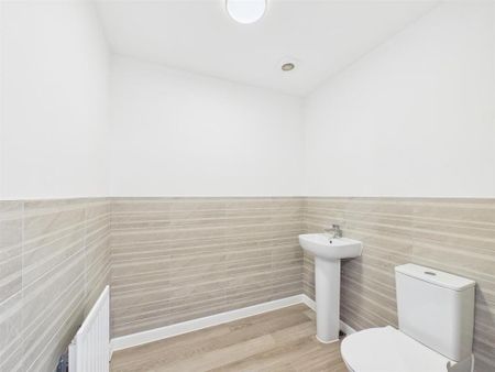 4 bedroom detached house to rent - Photo 4