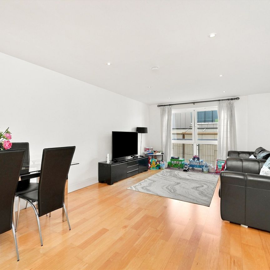 Vauxhall Bridge Road, Pimlico & Westminster, SW1V, London - Photo 1