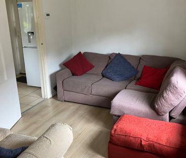 5 bedroom semi-detached house to rent - Photo 1