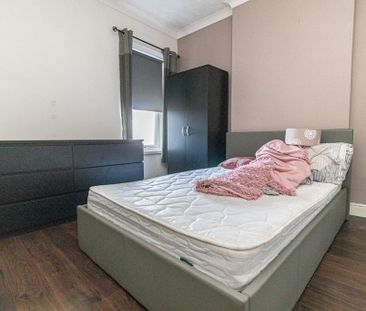 2 bedroom end of terrace house to rent - Photo 1