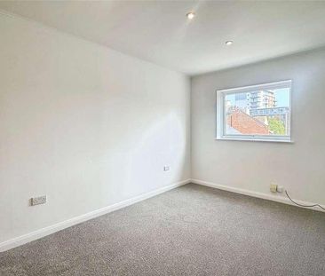 St Aubyns Court, Poole, Dorset, BH15 - Photo 6