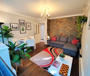 3 Bed Flat, Thursley Gardens, SW19 - Photo 1