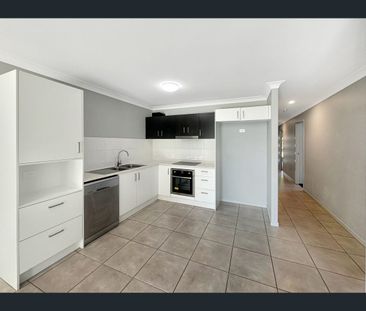 1/4 Radmila Court, Bellbird Park, Qld 4300 - Photo 3