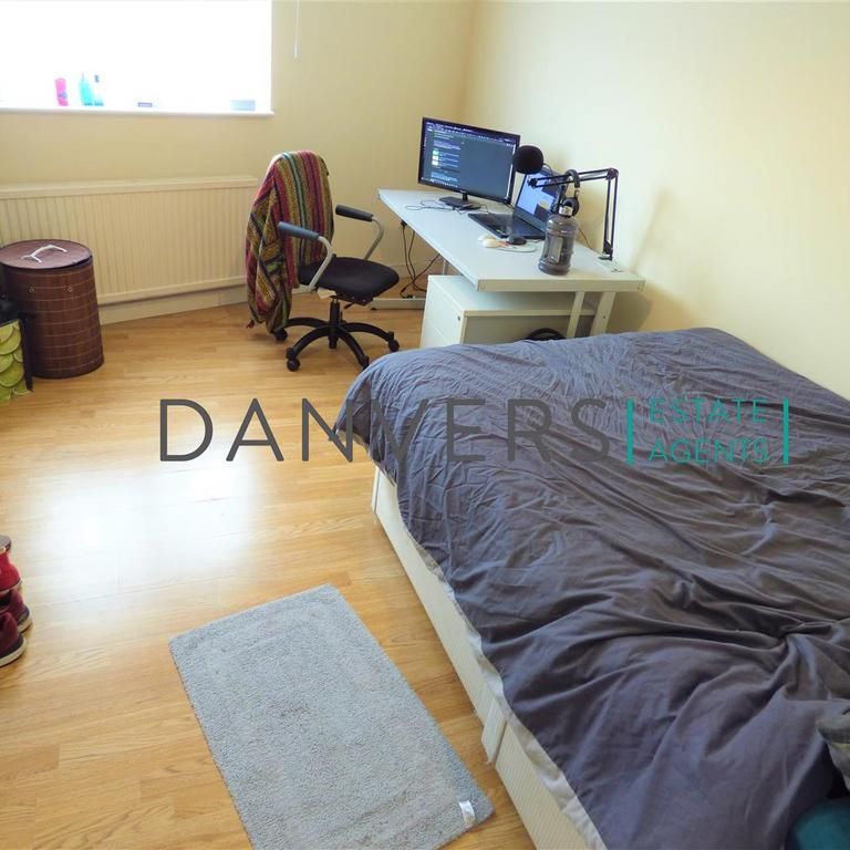 2 bedroom semi-detached house to rent - Photo 1