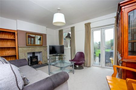 3 bedroom detached house to rent - Photo 4