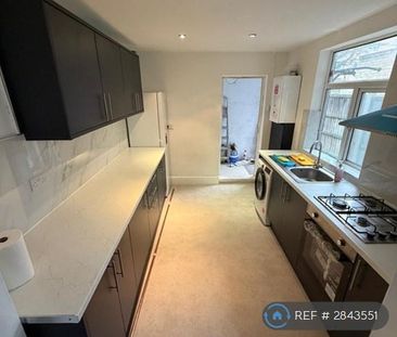 4 bedroom terraced house to rent - Photo 4