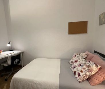 Calle del Doctor Esquerdo, Madrid, Community of Madrid 28028 - Photo 1