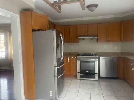 For Lease - 7196 Gagliano Drive Unit# Main Floor, Mississauga, Ontario - Photo 5