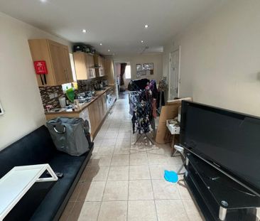 3 bedroom end of terrace house to rent - Photo 5