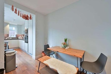 Upper Richmond Road, Putney, SW15 - Photo 2