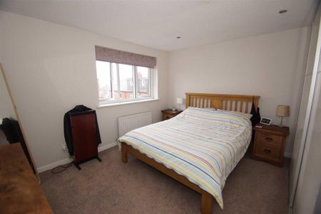 2 bedroom semi-detached house to rent - Photo 3