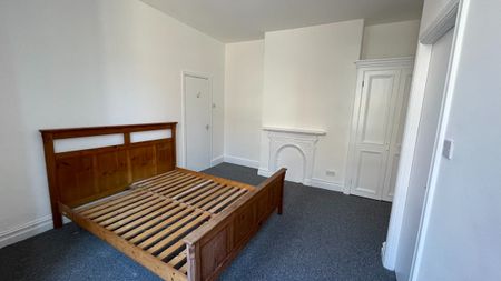 1 Bed Flat, Demesne Road, M16 - Photo 2