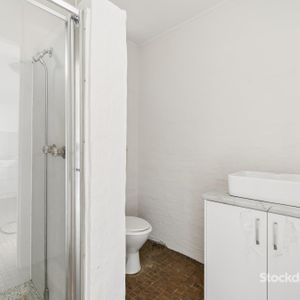 1 BEDROOM UNIT IN DANDENONG - Photo 2