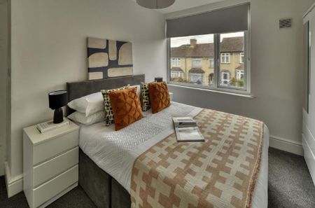 1 bedroom in a house share to rent - Photo 4