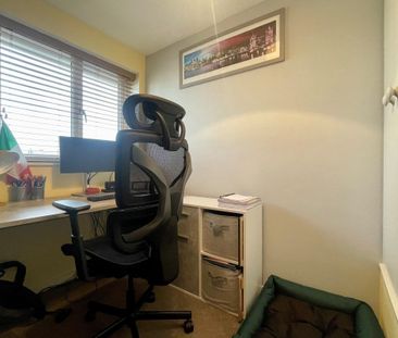 Daisy Hill Avenue - Photo 3