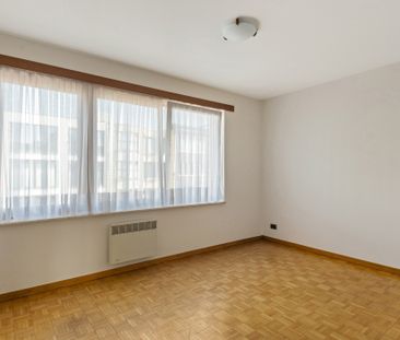 Ruim appartement met 2 slpks, kelderberging en zuid terras - Photo 6