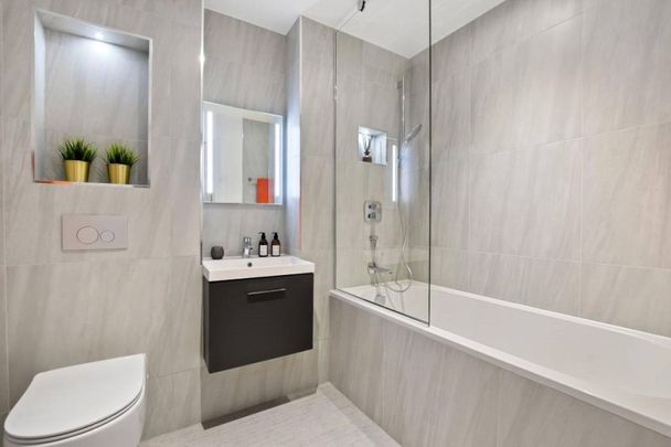 Mackenzie House, School Passage, Southall,UB1 - Photo 1